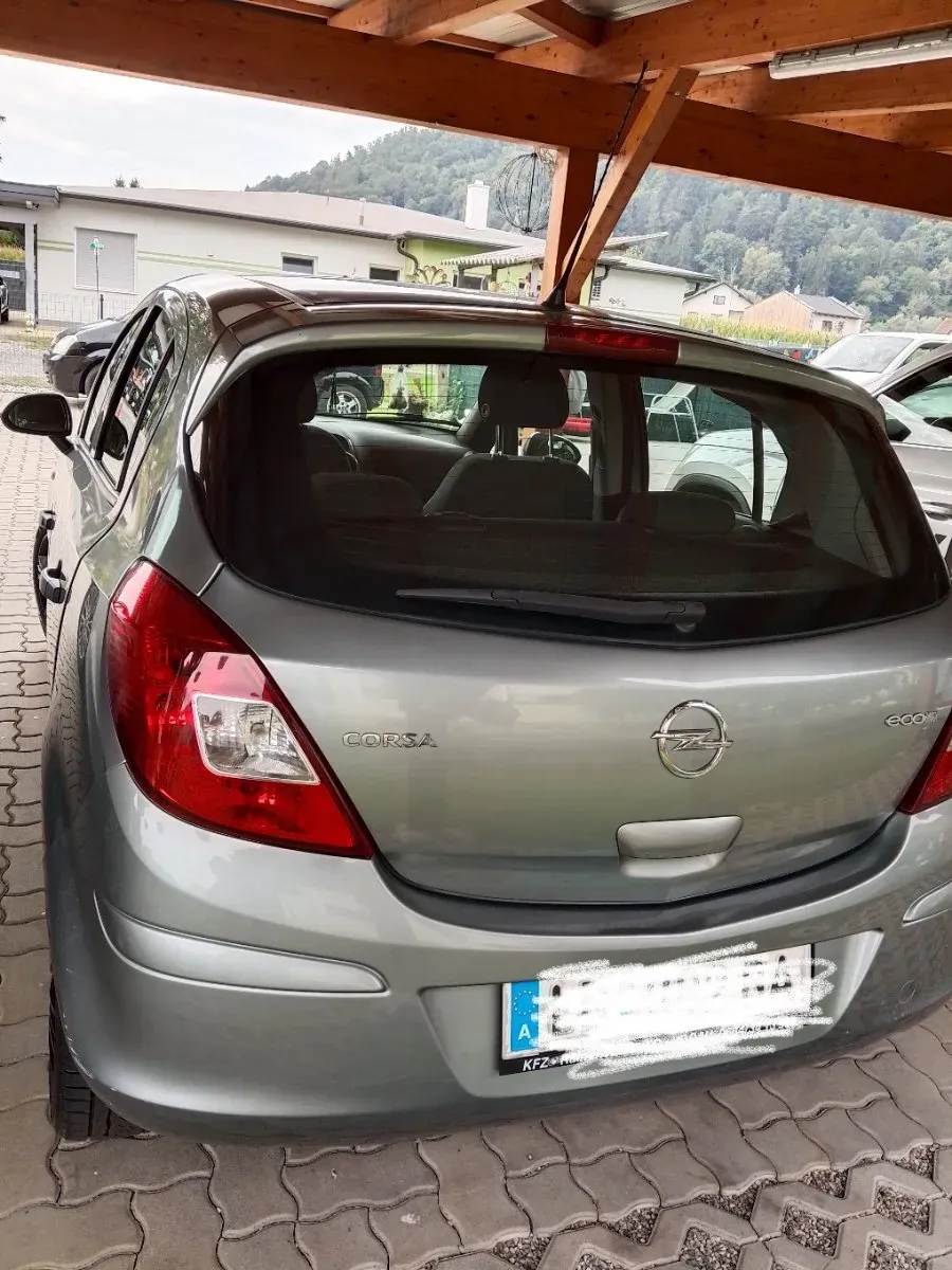 Opel Corsa 2013 photo 2