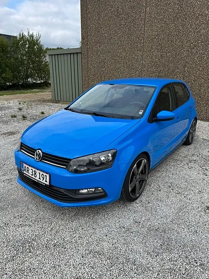Volkswagen Polo 2015 photo 2