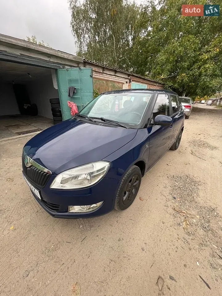 Skoda Fabia 2012 photo 4