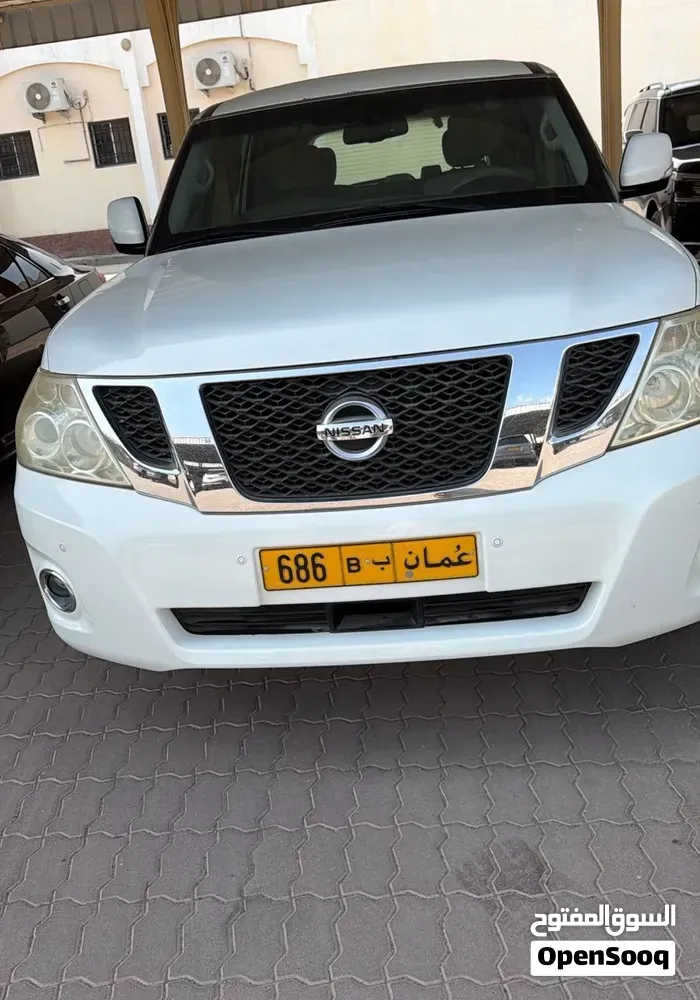 Nissan Patrol 2011 photo 2