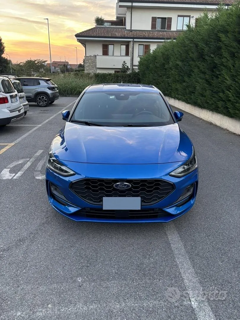 Ford Focus 2023 photo 2