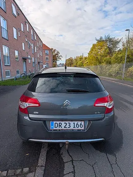 Citroen C4 2012 photo 4