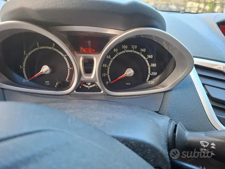 Ford Fiesta 2009 photo 2