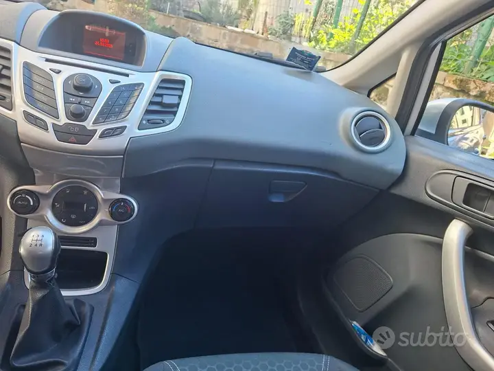 Ford Fiesta 2009 photo 3