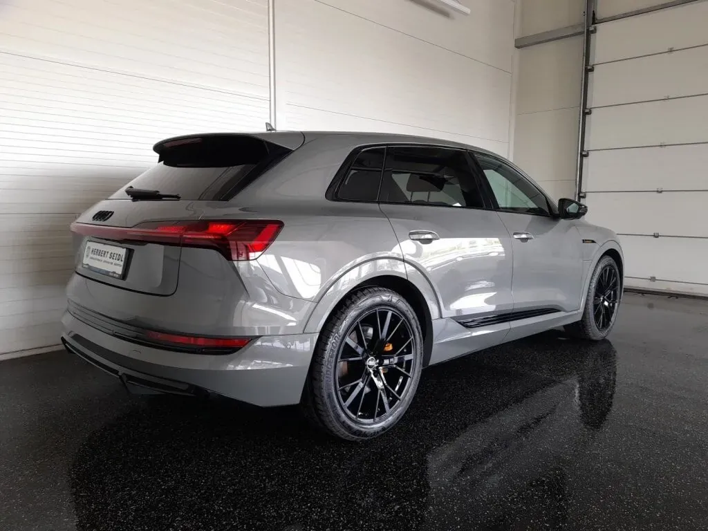 Audi E-Tron 2023 photo 2