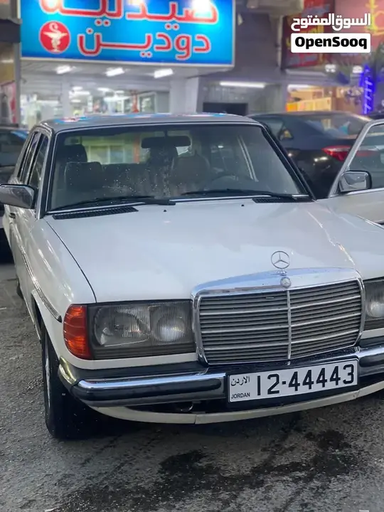 Mercedes-Benz E 200 1982 photo 3
