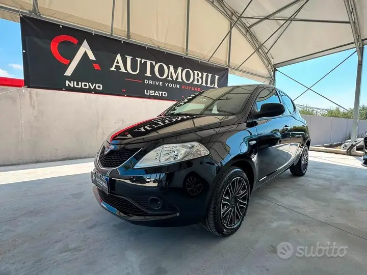Lancia Ypsilon