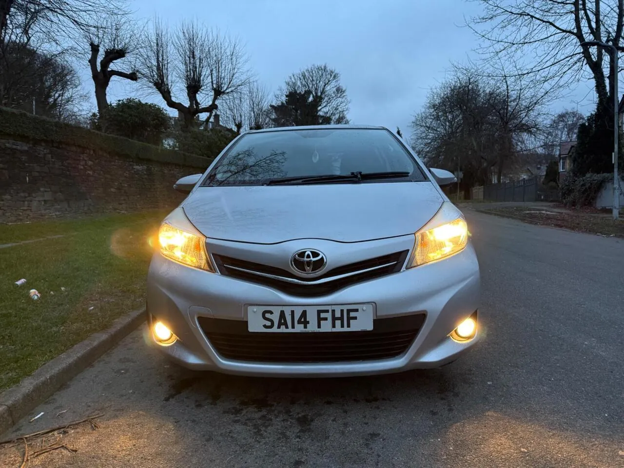 Toyota Yaris 2014 photo 2