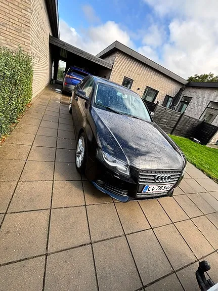 Audi A4 2011 photo 2