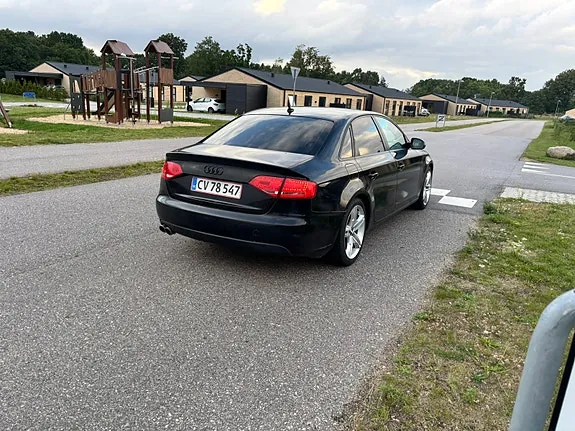 Audi A4 2011 photo 4