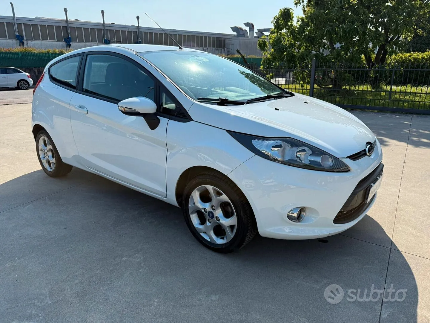 Ford Fiesta 2012 photo 3