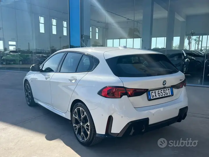 BMW 118D 2024 photo 3