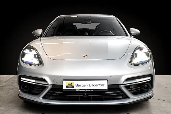 Porsche Panamera 2018 photo 2