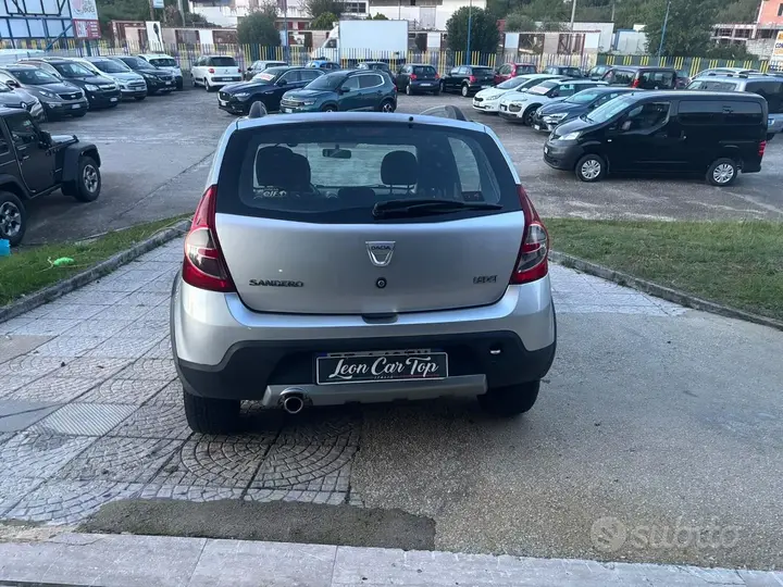 Dacia Sandero 2011 photo 4