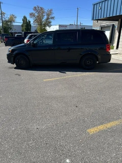 Dodge Grand Caravan 2018 photo 2