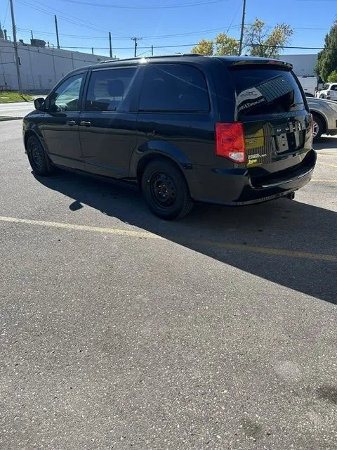 Dodge Grand Caravan 2018 photo 3