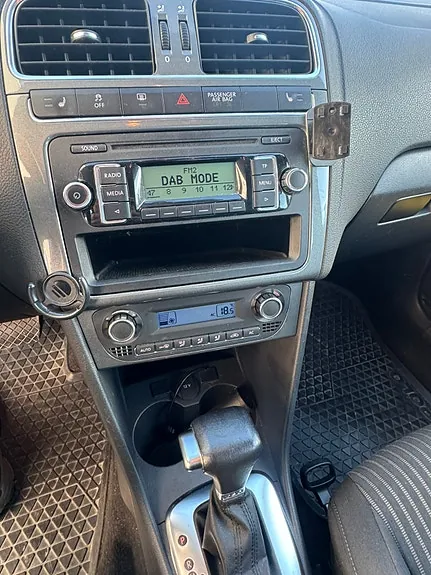 Volkswagen Polo 2010 photo 2