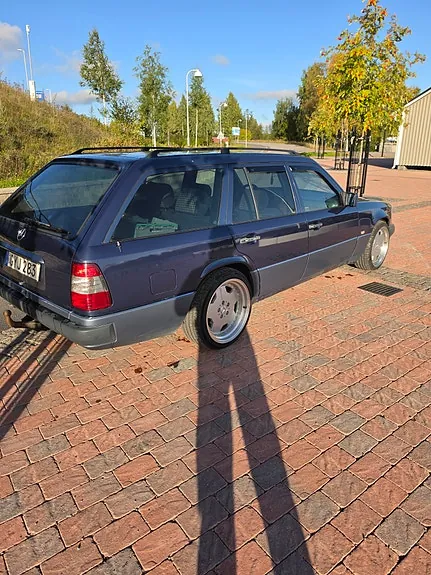 Mercedes-Benz 300 Td 1992 photo 2
