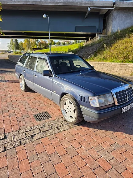 Mercedes-Benz 300 Td 1992 photo 3