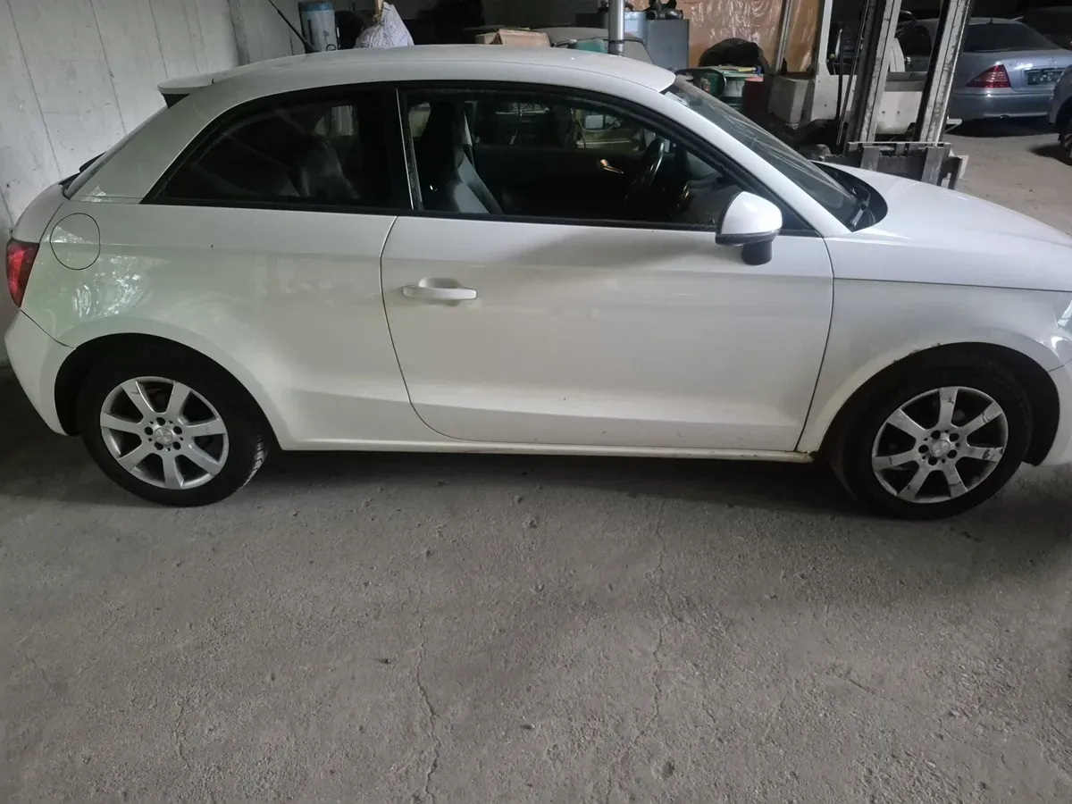 Audi A1 2011 photo 2