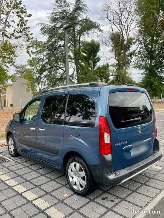 Peugeot Partner Tepee 2011 photo 2