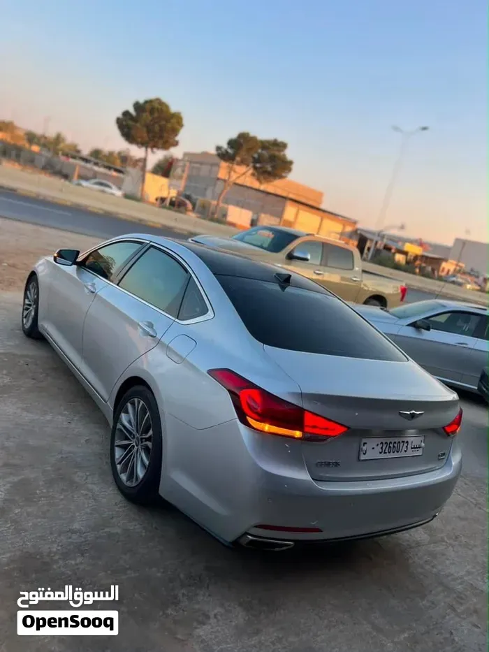Hyundai Genesis 2017 photo 2