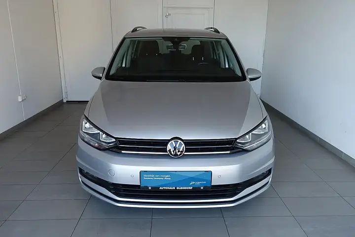 Volkswagen Touran 2023 photo 2