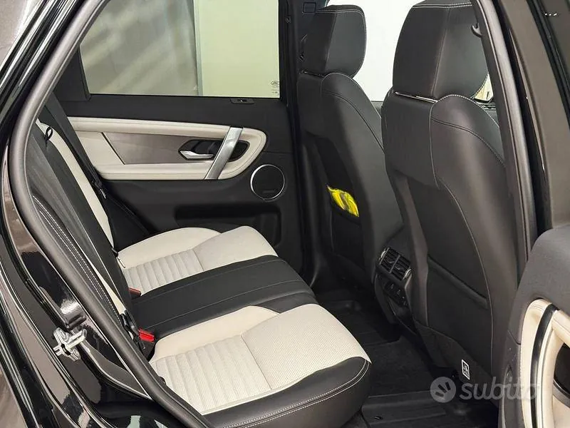 Land Rover Discovery Sport 2024 photo 5