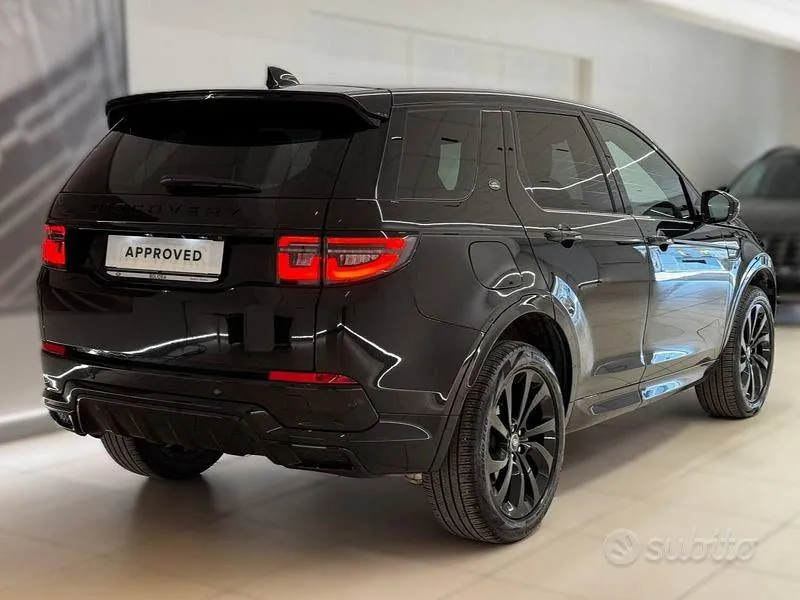 Land Rover Discovery Sport 2024 photo 2