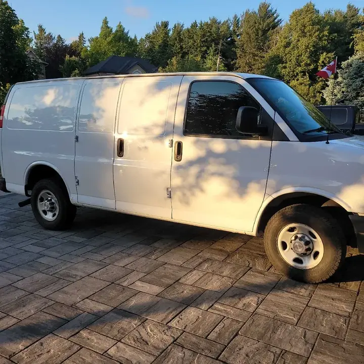 Chevrolet Van 2013 photo 2
