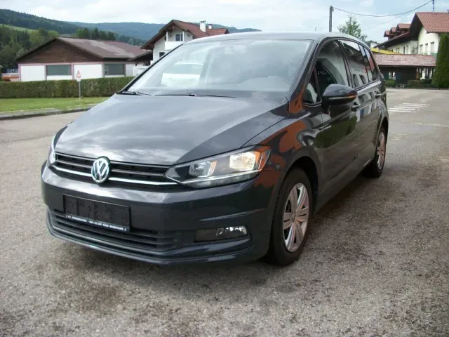 Volkswagen Touran 2018 photo 2