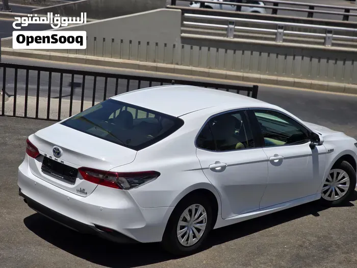 Toyota Camry 2022 photo 3