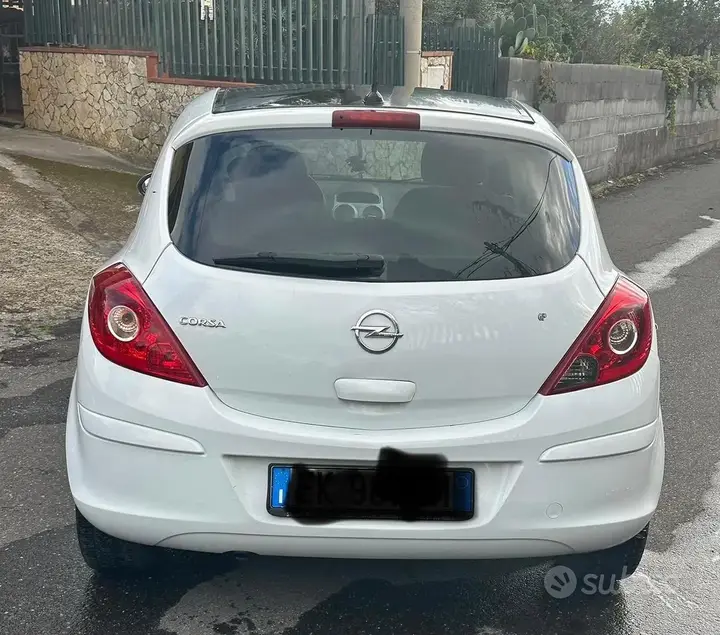 Opel Corsa 2011 photo 3