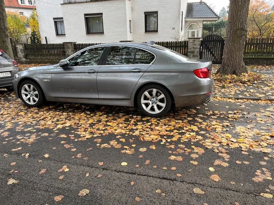 BMW 528I