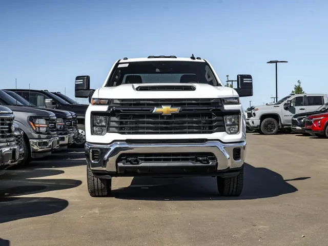 Chevrolet Silverado 3500Hd 2026 photo 3
