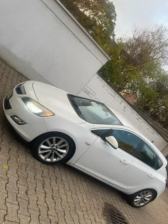 Opel Astra J