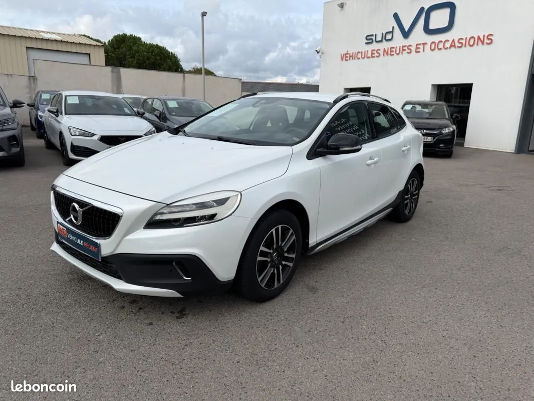 Volvo V40 Cross Country 2017 photo 2