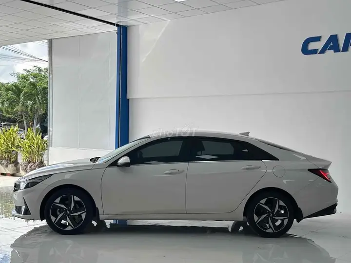 Hyundai Elantra 2022 photo 3