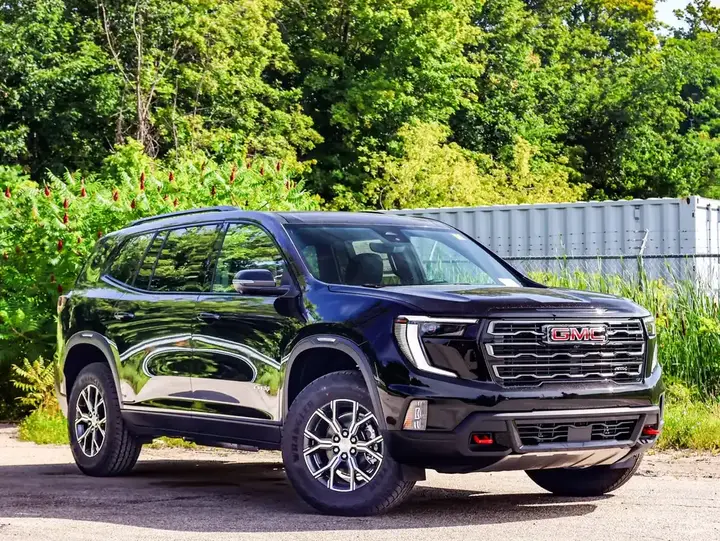 GMC Acadia 2027 photo 2