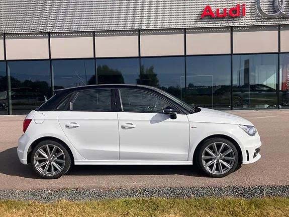Audi A1 2013 photo 2