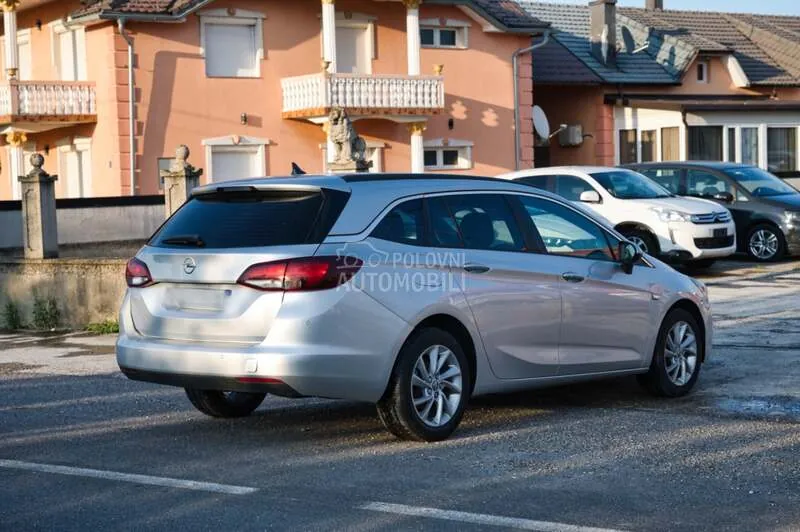 Opel Astra K 2018 photo 2