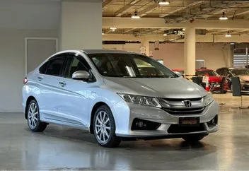 Honda Grace 2015 photo 2