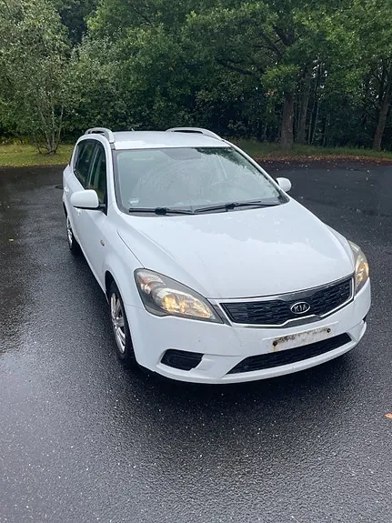 Kia Ceed 2011 photo 2