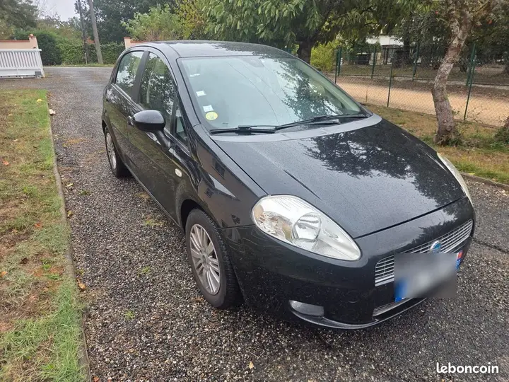 Fiat Grande Punto 2007 photo 2