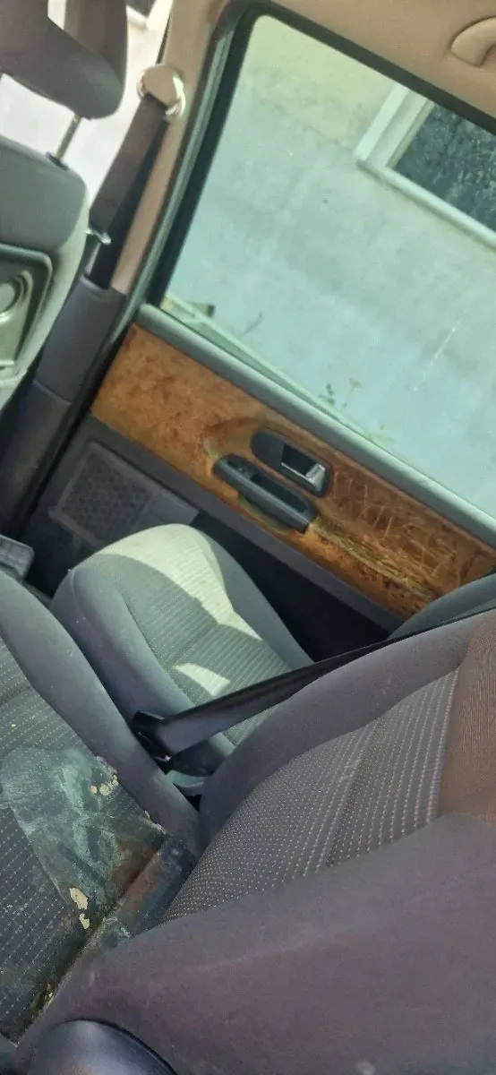Seat Alhambra 2007 photo 2