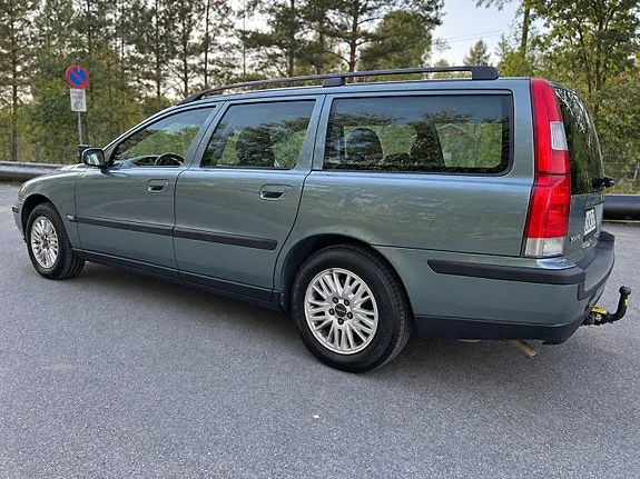 Volvo V70 2004 photo 2