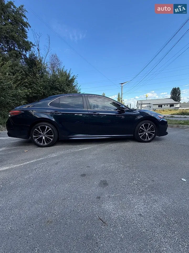 Toyota Camry 2017 photo 3