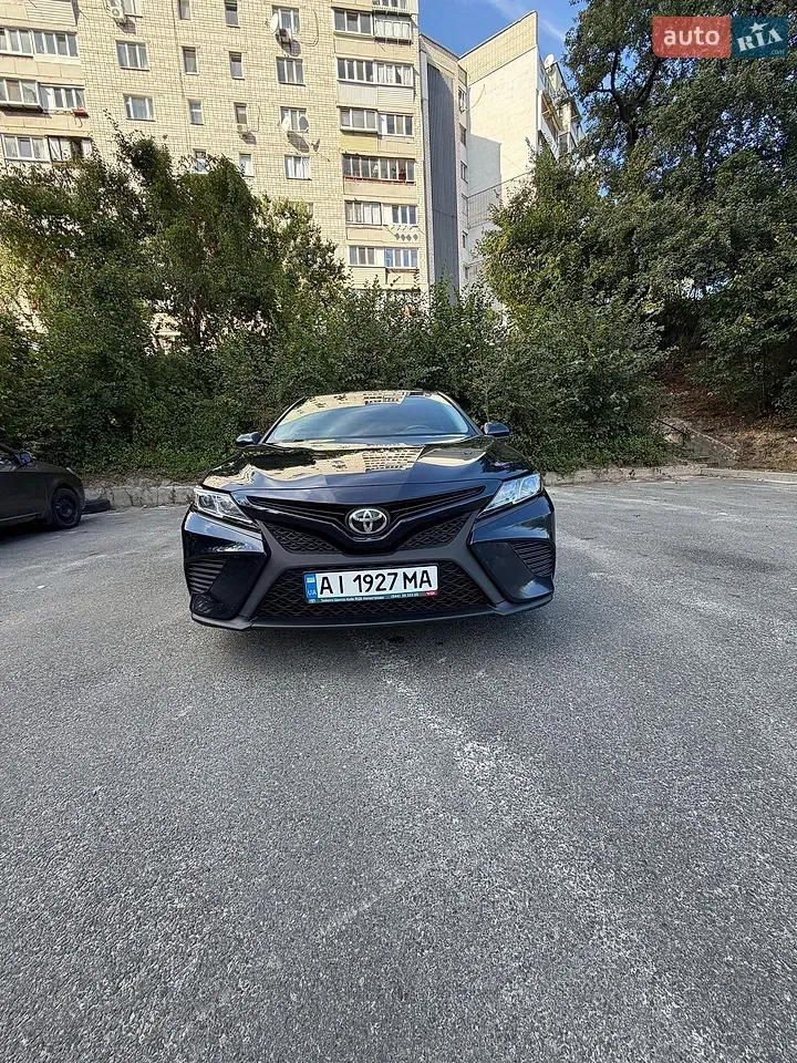 Toyota Camry 2017 photo 2