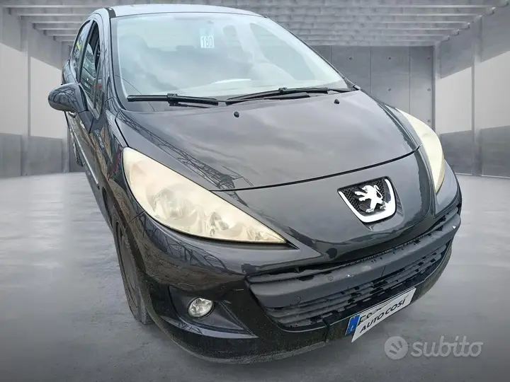 Peugeot 207 2013 photo 3