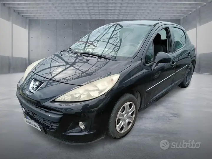 Peugeot 207 2013 photo 2